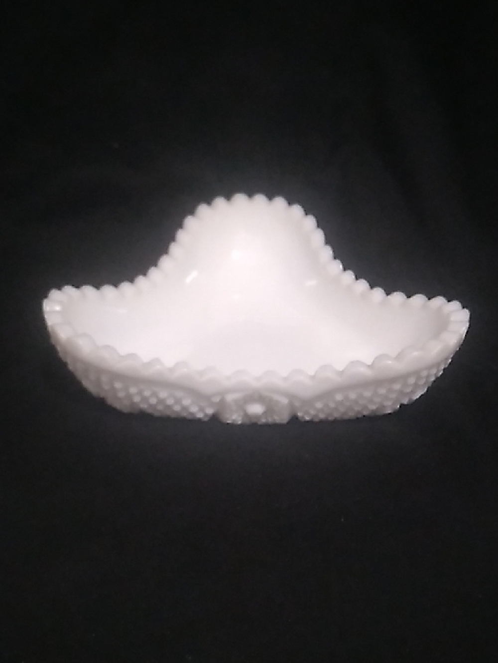 Vintage Naoolean Hat Shaped White Milk Glass Dish (B6)